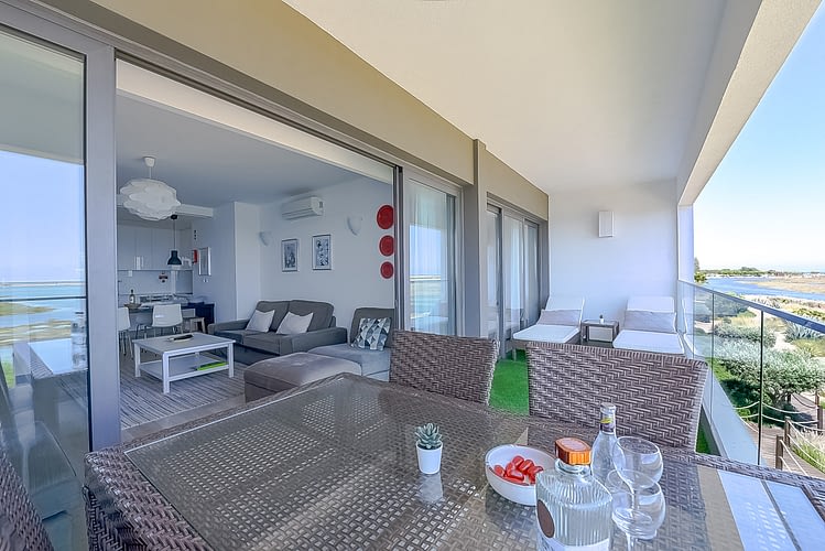 t2d_fuseta_ken_terrasse_lagune_web-min